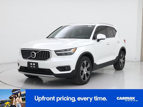 White 2022 Volvo XC40 T5 Inscription