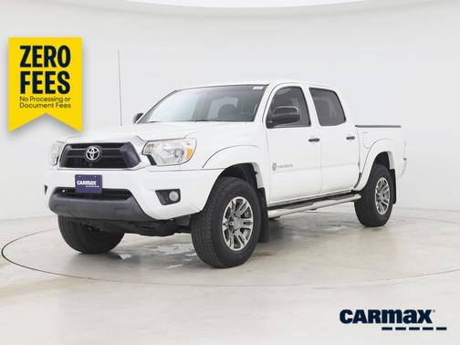 White 2015 Toyota Tacoma Prerunner