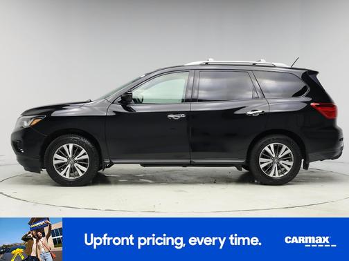 Black 2017 Nissan Pathfinder SV