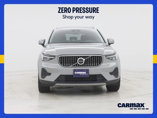 Gray 2025 Volvo XC40 B5 Core Bright Theme