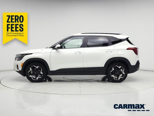 White 2025 Kia Seltos S
