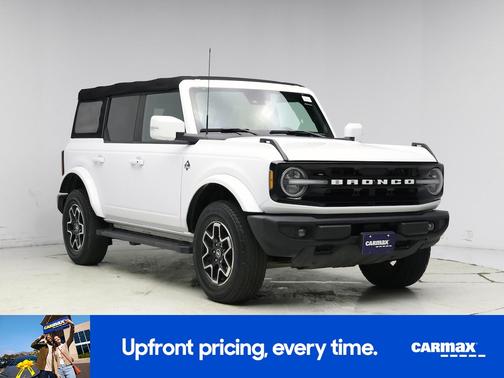 White 2022 Ford Bronco Outer Banks