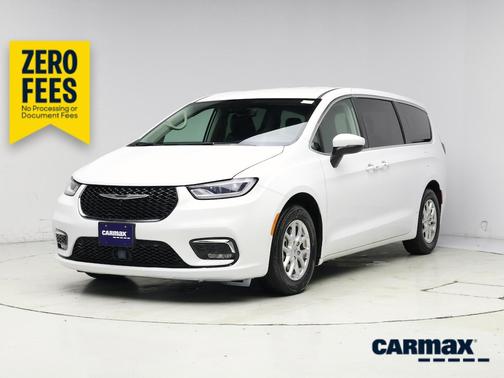 White 2023 Chrysler Pacifica Touring L
