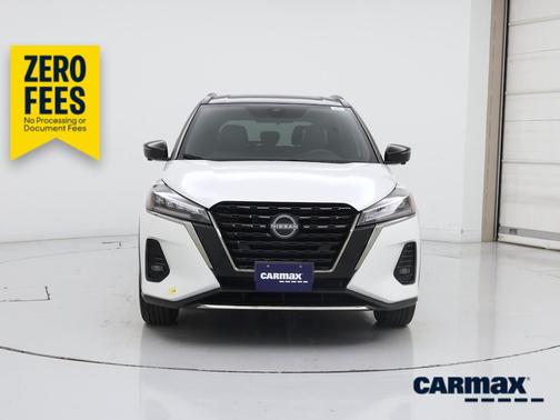 White 2024 Nissan Kicks SR