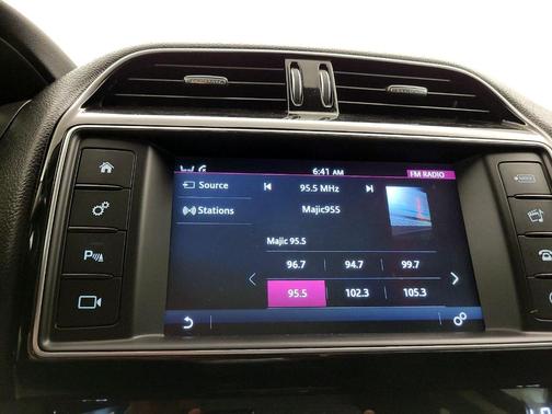 2018 Jaguar F-PACE 25t Prestige for sale in San Antonio, TX - image 19