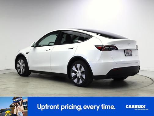 White 2023 Tesla Model Y Long Range