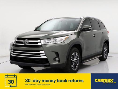 Photo 4 of 27 of 2019 Toyota Highlander XLE
