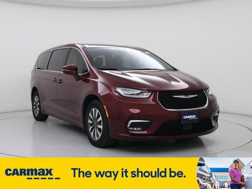 2022 Chrysler Pacifica Hybrid Touring L