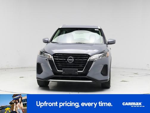 Gray 2022 Nissan Kicks SV
