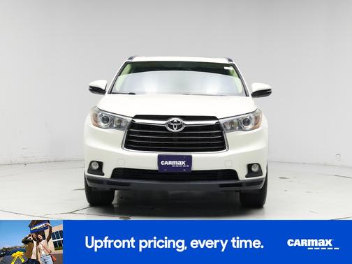 White 2016 Toyota Highlander XLE