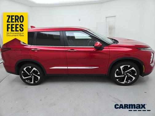 Red 2024 Mitsubishi Outlander SE