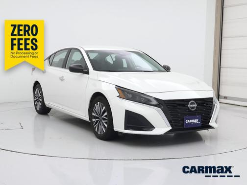 White 2025 Nissan Altima SV