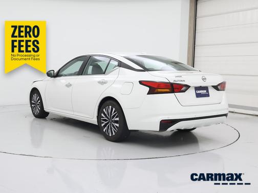 White 2025 Nissan Altima SV
