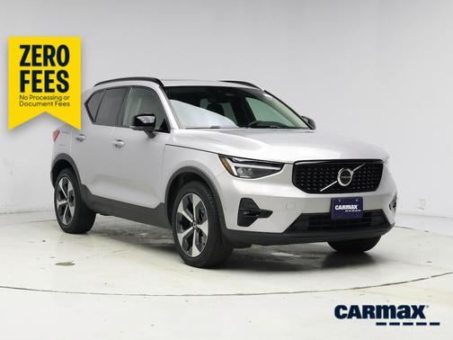 Silver 2023 Volvo XC40 B5 Plus Dark Theme