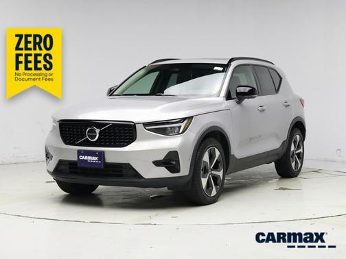 Silver 2023 Volvo XC40 B5 Plus Dark Theme