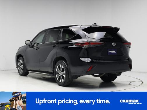 Black 2024 Toyota Highlander XLE