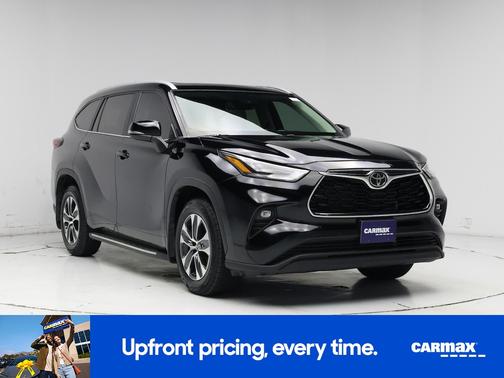 Black 2024 Toyota Highlander XLE