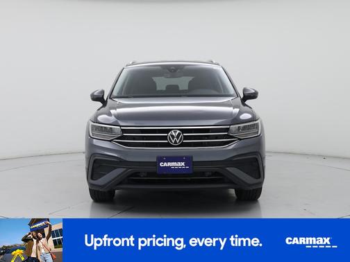 Gray 2023 Volkswagen Tiguan SE