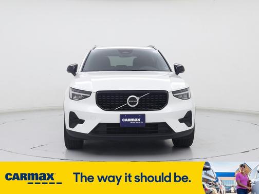 2024 Volvo XC40 B5 Core Bright Theme