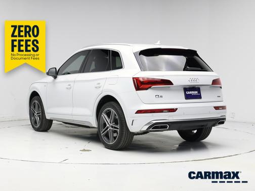 Pearl 2024 Audi Q5 S-Line Premium