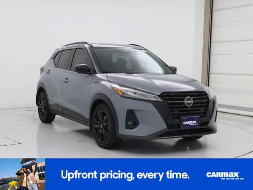 Gray 2022 Nissan Kicks SR