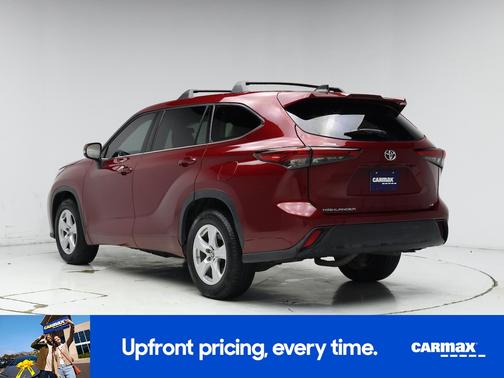Red 2022 Toyota Highlander LE