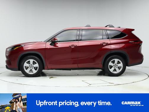 Red 2022 Toyota Highlander LE