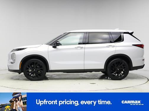 White 2024 Mitsubishi Outlander SE Black Edition