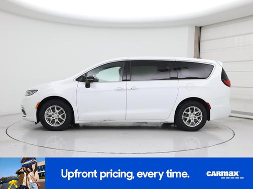 White 2025 Chrysler Pacifica Select