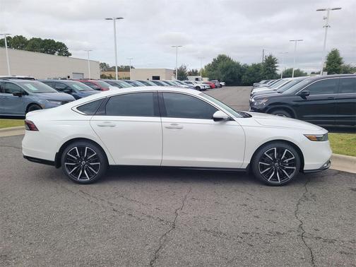 2025 Honda Accord Hybrid Touring