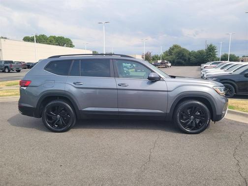 2022 Volkswagen Atlas 3.6L SE w/Technology