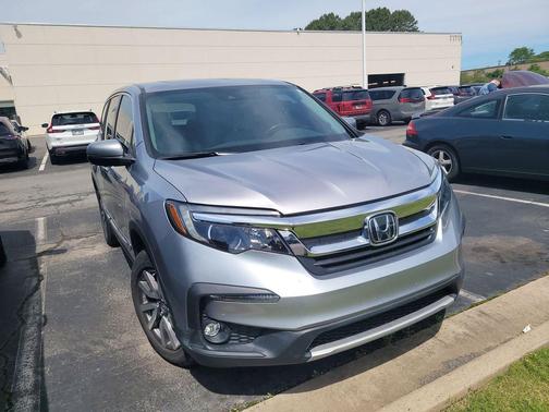 Silver Metallic 2022 Honda Pilot 2WD EX-L