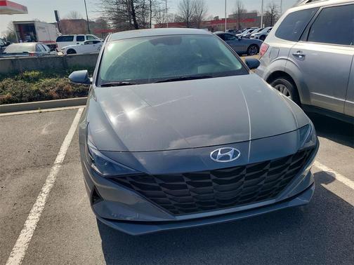 2022 Hyundai ELANTRA SEL