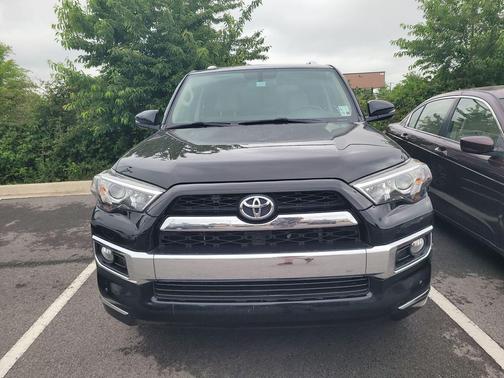 Midnight Black Metallic 2018 Toyota 4Runner Limited