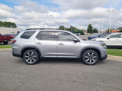 2025 Honda Pilot Touring 8-Passenger