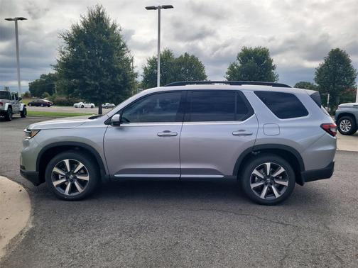 2025 Honda Pilot Touring 8-Passenger
