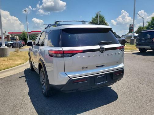 2022 Nissan Pathfinder SV 2WD