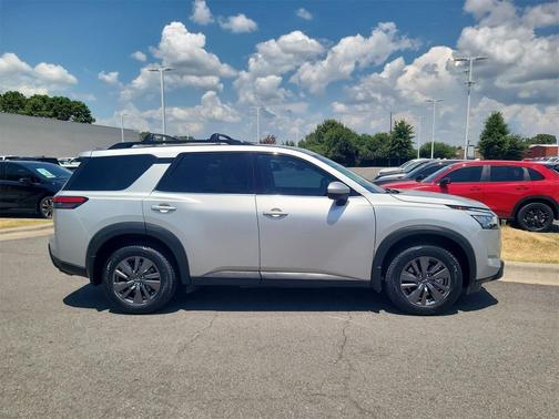 2022 Nissan Pathfinder SV 2WD