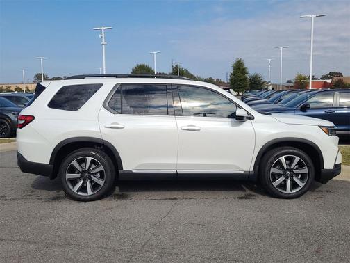 2025 Honda Pilot Touring 8-Passenger