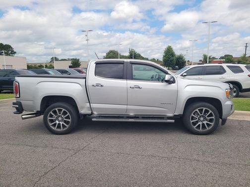 Quicksilver Metallic 2018 GMC Canyon Denali