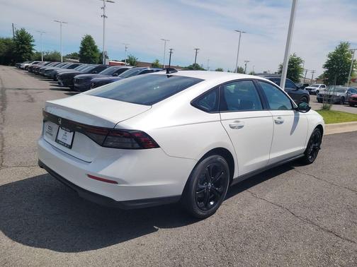 Platinum 2025 Honda Accord SE