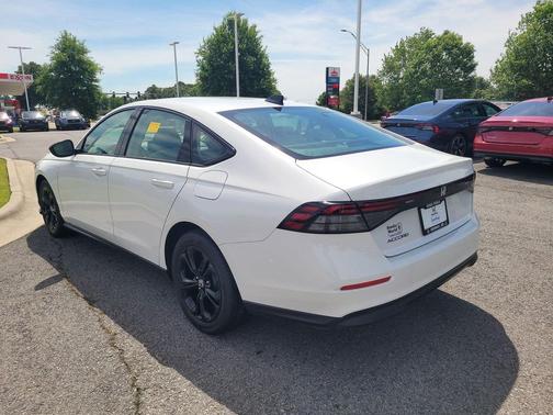 Platinum 2025 Honda Accord SE