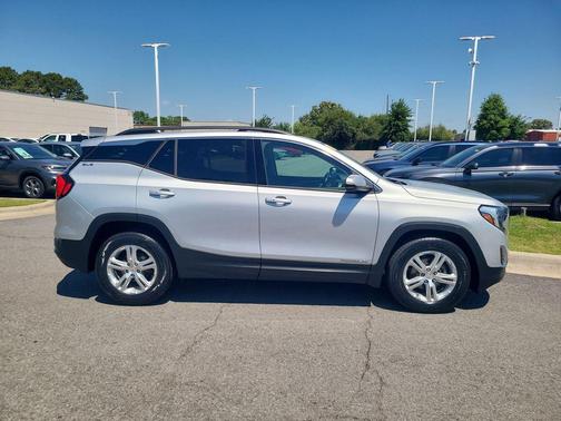 Quicksilver Metallic 2020 GMC Terrain SLE