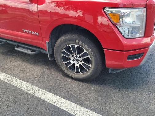 2022 Nissan Titan SV