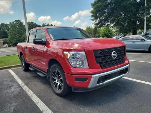 2022 Nissan Titan SV