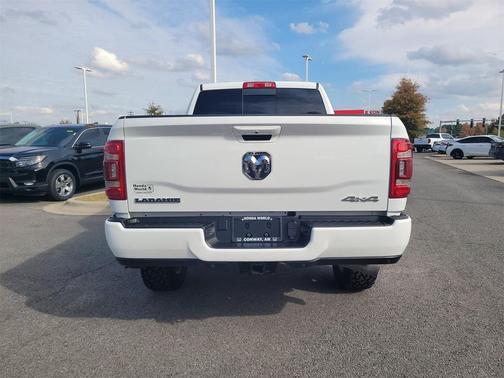 2023 RAM 2500 Laramie Crew Cab 4x4 6'4' Box