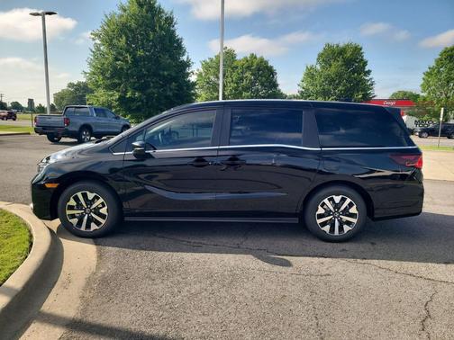 Crystal Black Pearl 2026 Honda Odyssey EX-L