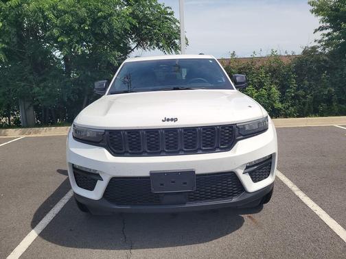 Bright White Clearcoat 2024 Jeep Grand Cherokee Limited