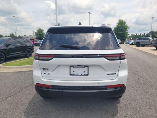 Bright White Clearcoat 2024 Jeep Grand Cherokee Limited
