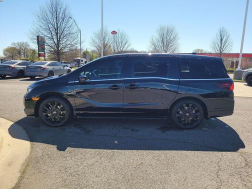 Crystal Black Pearl 2026 Honda Odyssey Sport-L